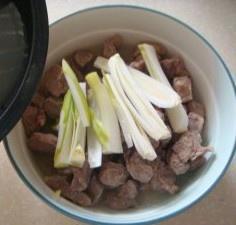 清蒸羊肉的做法视频,传统美味,简单易学的烹饪教程